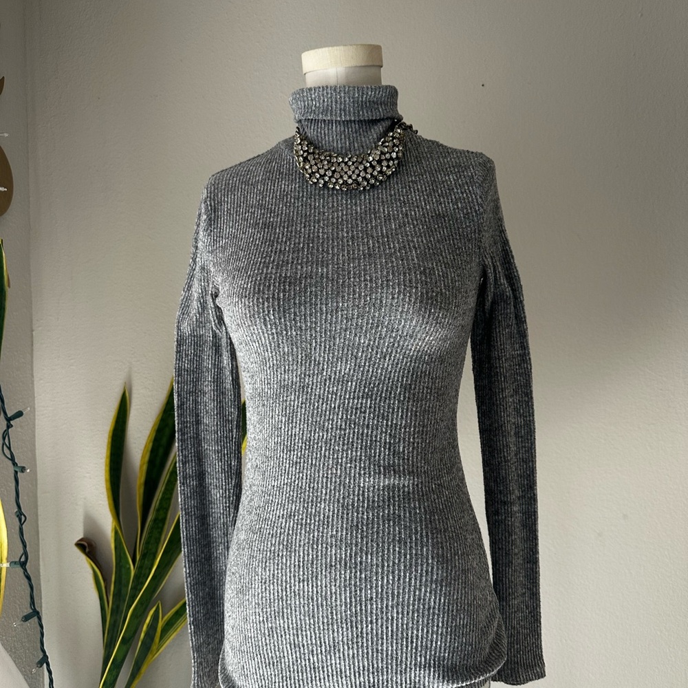 Mossimo Supply Co. Women’s Charcoal Gray Fitted Turtleneck Sweater Size XS